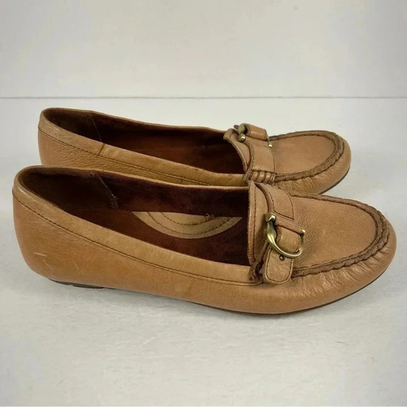 Naturalizer Tan Loafers-Size 8.5 - Picture 2 of 8